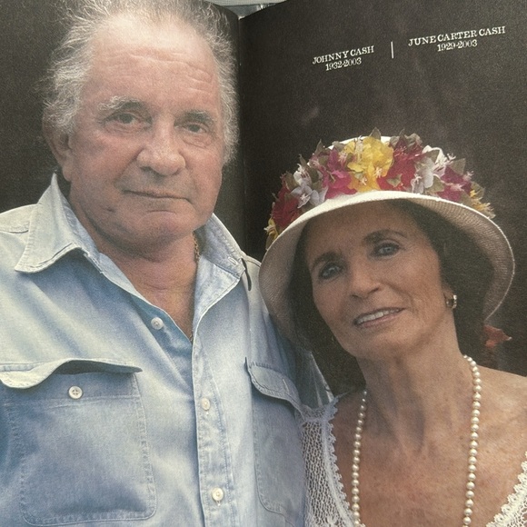 Johnny Cash 4cd box set THE LEGEND - Picture 11 of 11